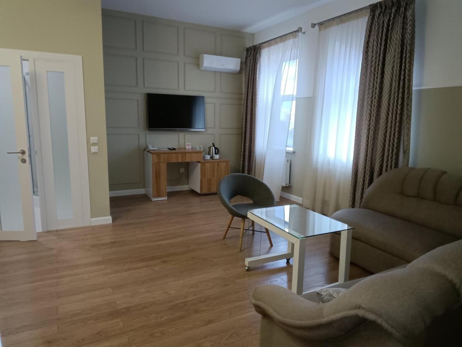 Gosudar Hotel Kropyvnytsky Extérieur photo