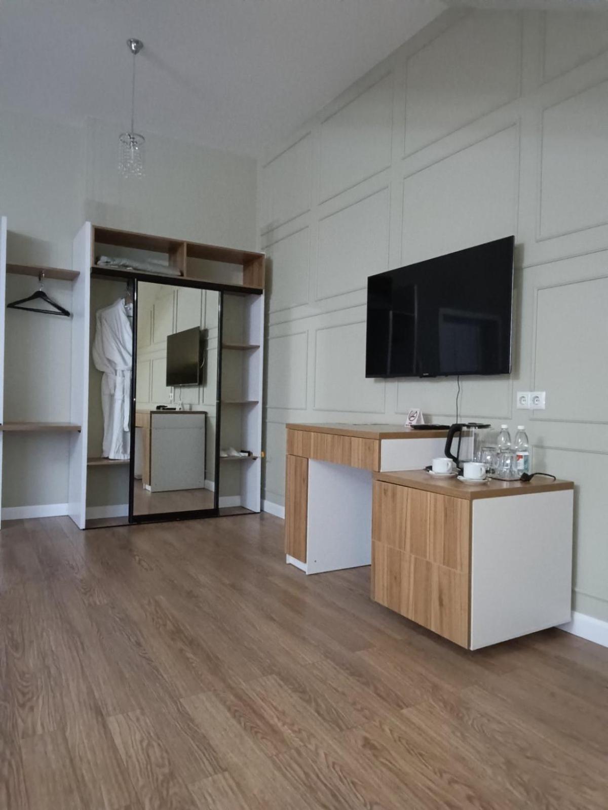 Gosudar Hotel Kropyvnytsky Extérieur photo