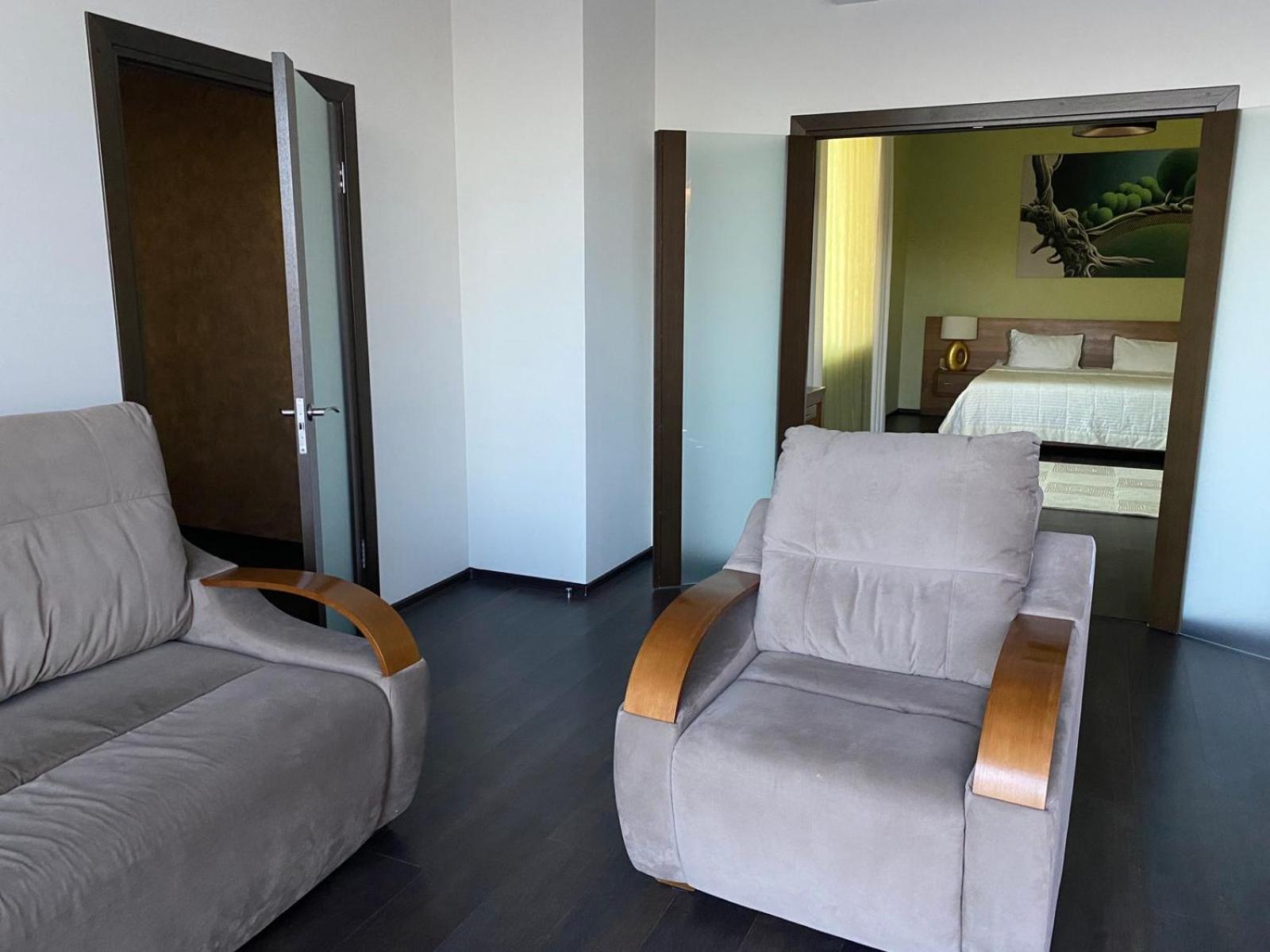 Gosudar Hotel Kropyvnytsky Extérieur photo