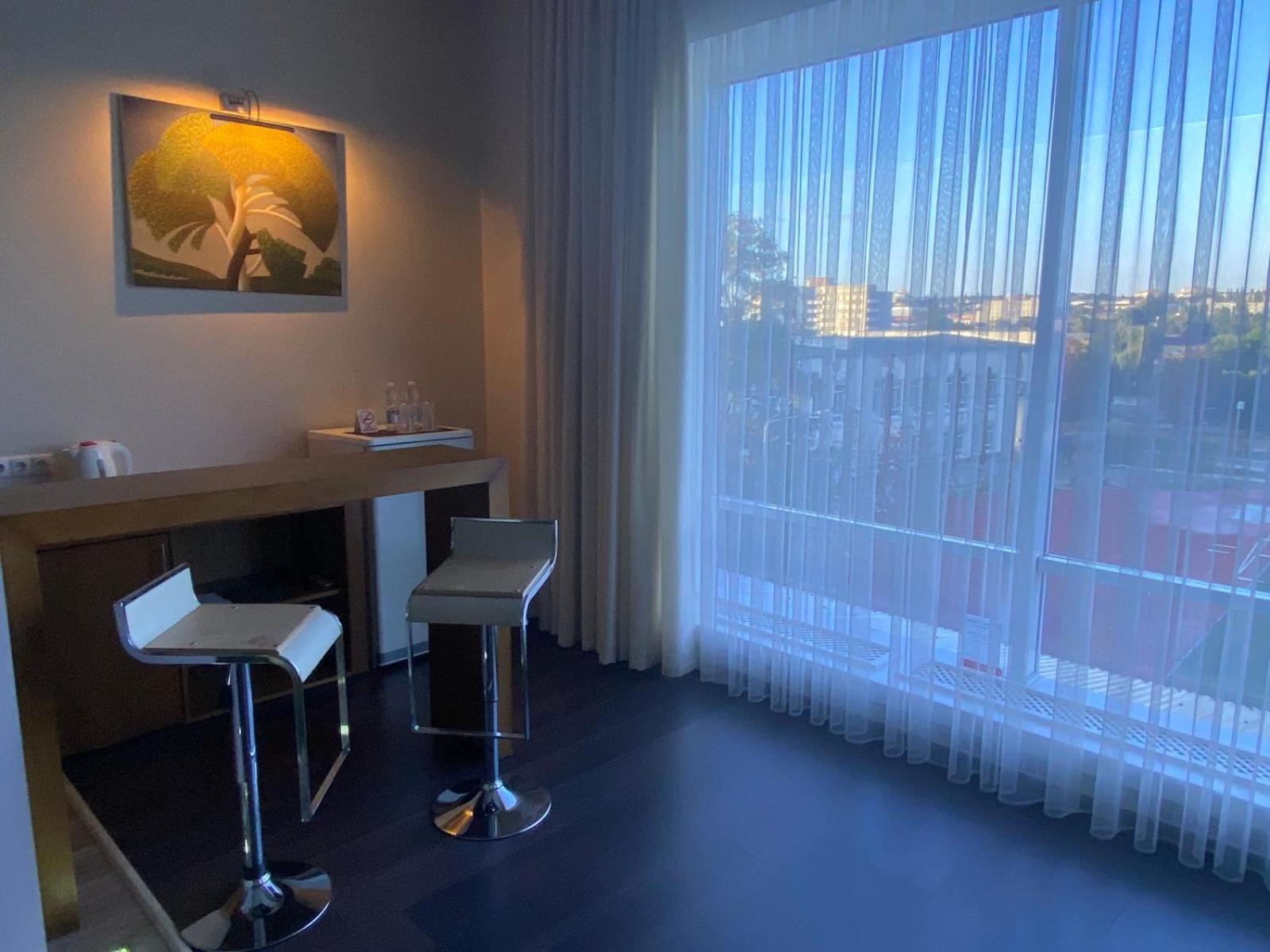 Gosudar Hotel Kropyvnytsky Extérieur photo