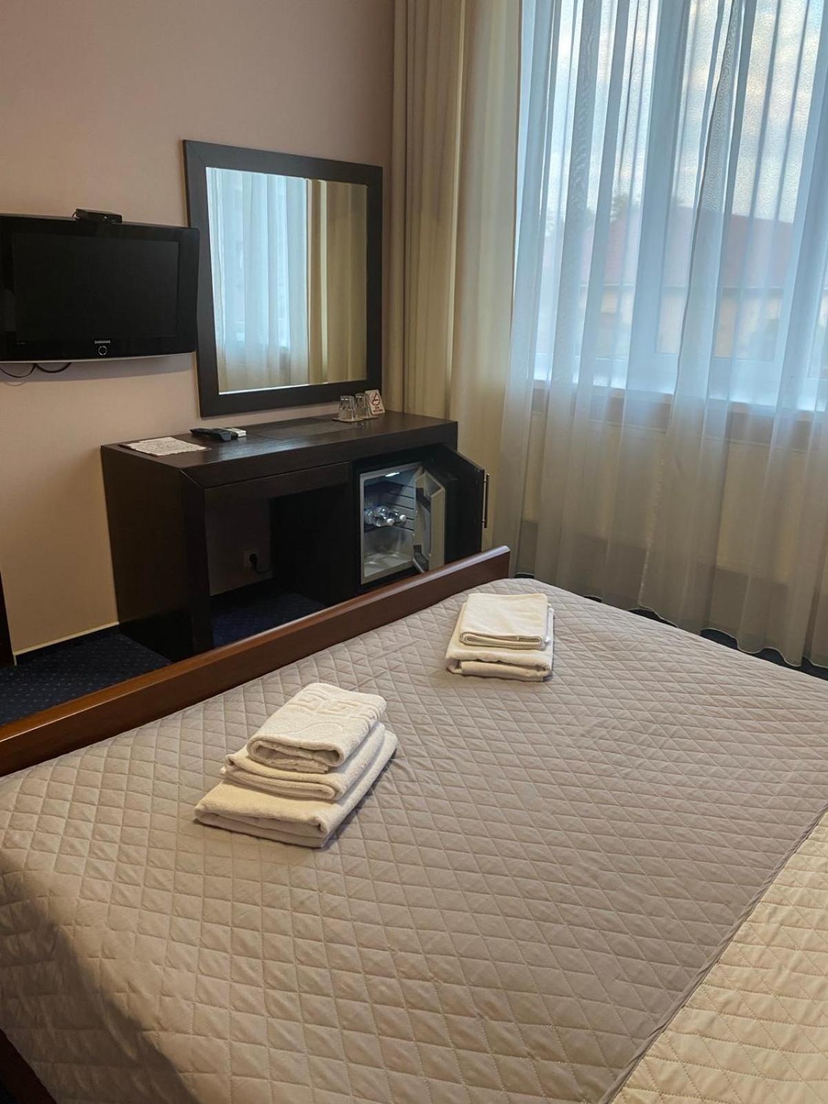 Gosudar Hotel Kropyvnytsky Extérieur photo